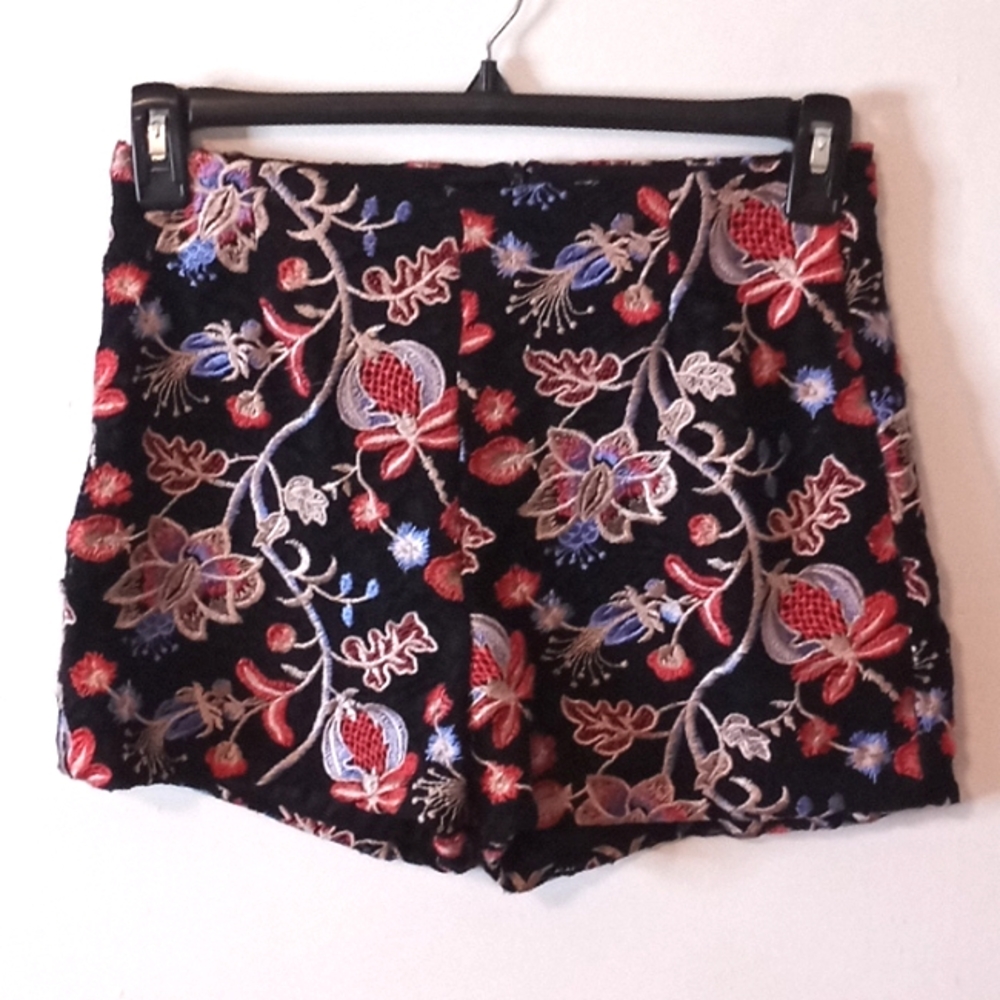 AKIRA High Waisted Embroidered Floral Print Shorts